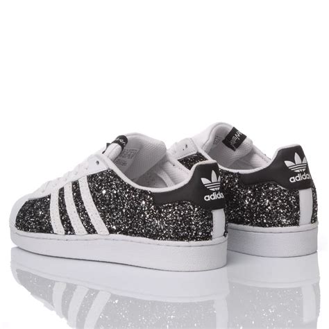 gibt es adidas superstar mit schwarzem logo|Adidas Superstar ab.